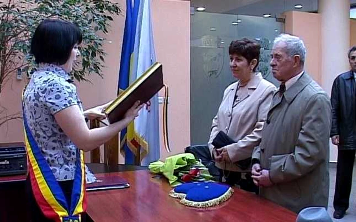 Cuplul a spus DA în faţa ofiţerului de stare civilă. FOTObrasovultau.ro