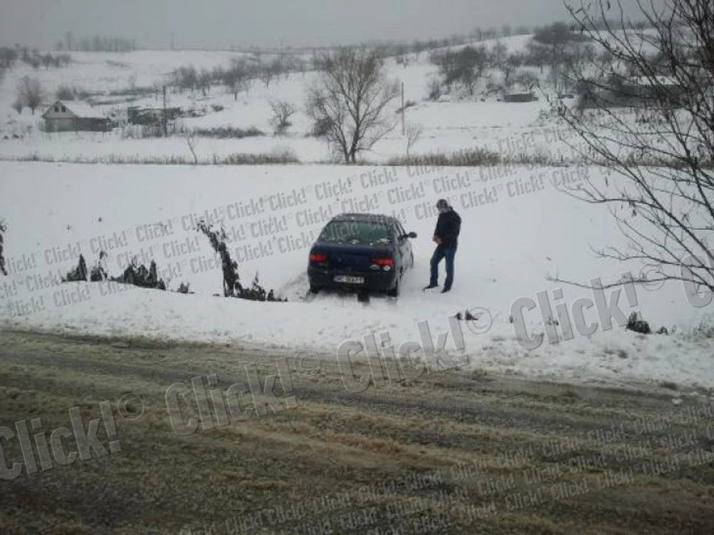 
    Iarna în România, coşmarul şoferilor, bucuria copiilor.  