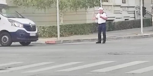 politist in intersectie foto captura video europol