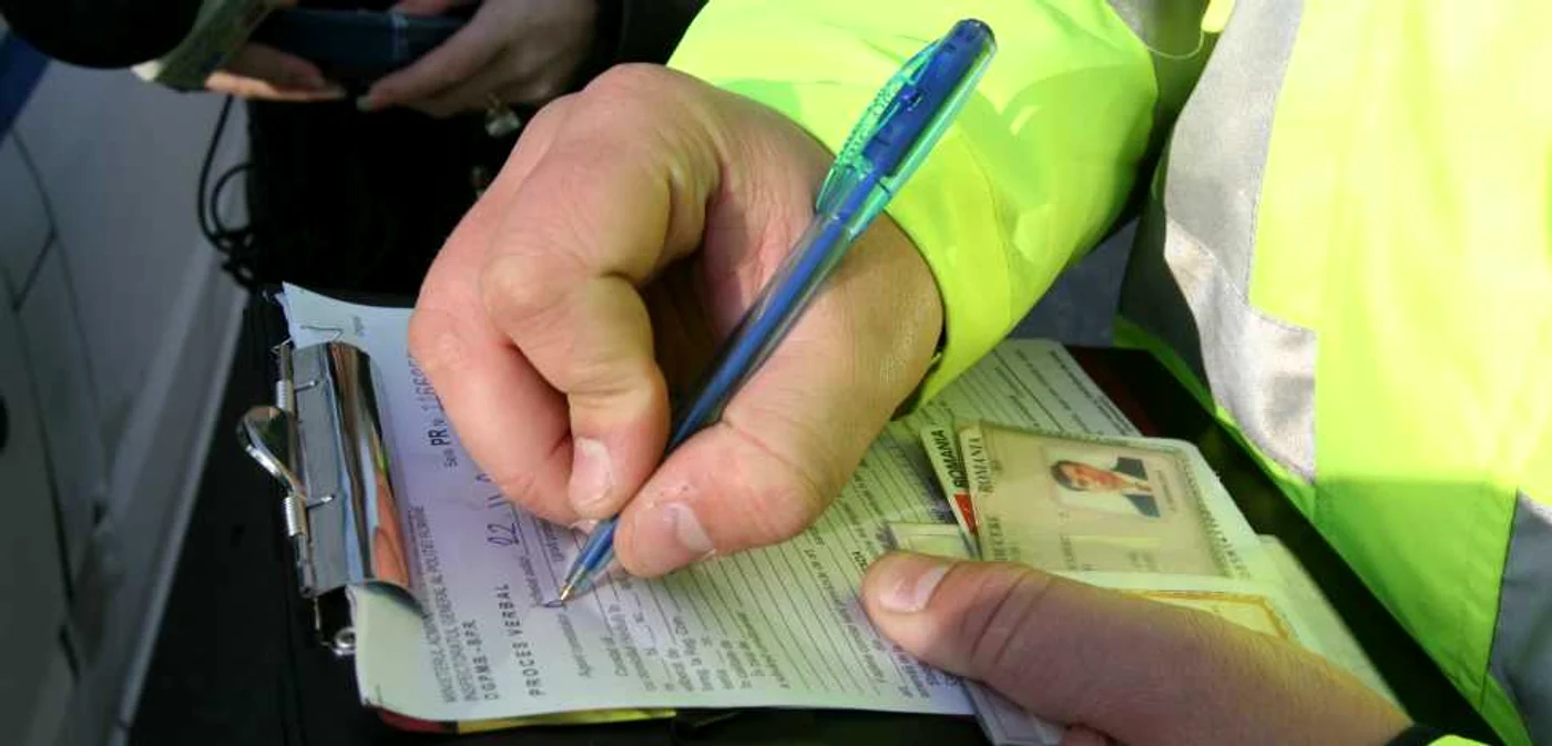 Contravenientul poate să ceară în instanţă anularea procesului-verbal de amendă dacă poliţistul care a aplicat sancţiunea nu a descris suficient fapta comisă