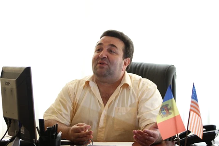 EDUARD BÂZGU Iurie Carp monitorizează activitatea studenților de la USEFS