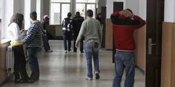 Elevii teleormăneni au trecut cu brio de prima proba a bacalaureatului