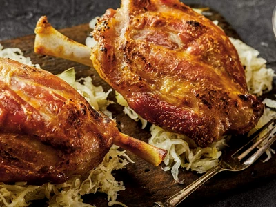 ciolan de porc cu varza murata jpg