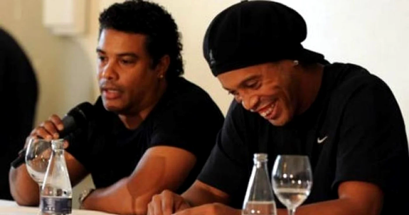 Roberto de Assis şi Ronaldinho