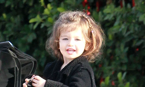 Exclusive Ashton Kutcher Out With His Daughter Wyatt jpeg