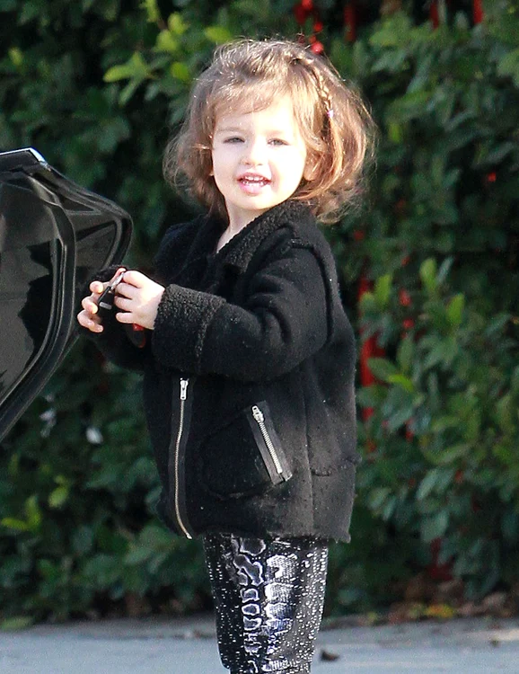 Exclusive Ashton Kutcher Out With His Daughter Wyatt jpeg