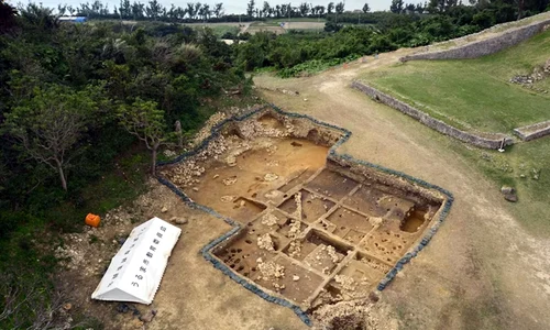 Monede romane au fost descoperite în Castelul Katsuren din Okinawa, în sud-vestul Japoniei (© Uruma City Education Board)