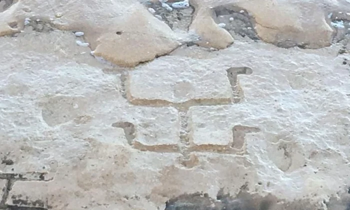Petroglife hawaiiene, descoperite pe ţărmul oceanului jpeg