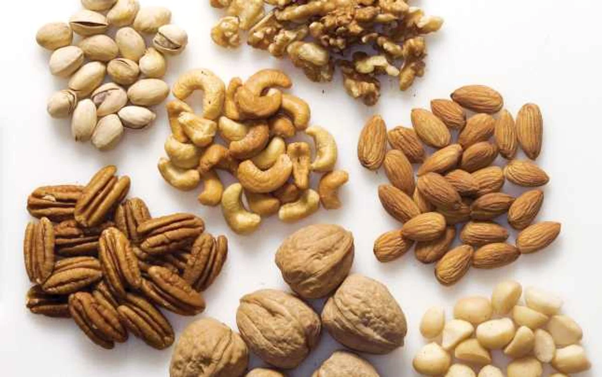 Fructele oleaginoase trebuie consumate cu moderaţie de către cei care au o dietă săracă în grăsimi FOTO socialcafemag.com