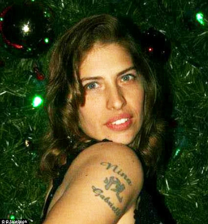 
    Femeia a recunoscut că a făcut sex de mai multe ori cu minorul de 12 ani  