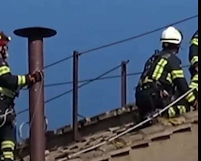 Coșul de fum a fost instalat la Vatican FOTO: Captură Facebook