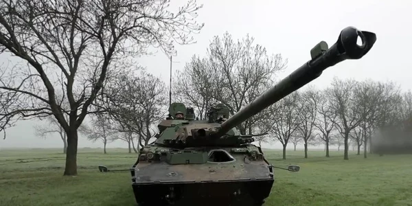 Tanc AMX livrat de Franta Ucrainei FOTO Twitter @oleksiireznikov jpg