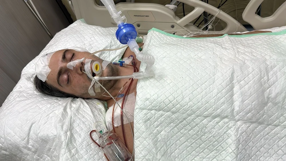 Bărbat din Suceava, în comă după un tragic accident în Indonezia. Spitalizarea sa costă 30.000 de euro