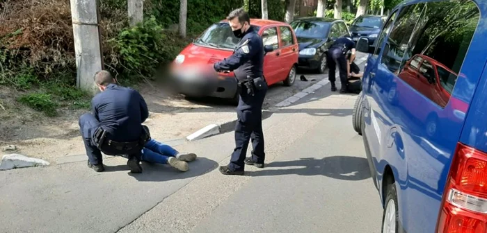 Hoţi de buzunare urmăriţi şi fugăriţi de jandarmi timp de 20 de minute pe străzile din Râmnicu Vâlcea în timpul pandemiei Foto Adevărul