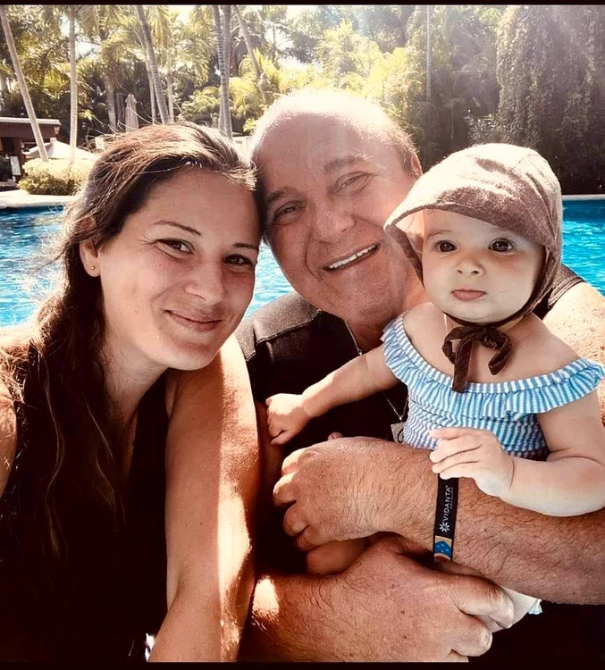 
    Nick Rădoi are casa plină de copii și de nepoți  