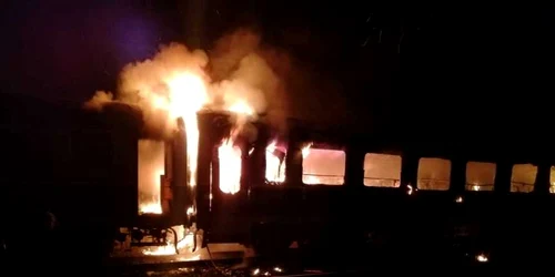 incendiu tren FOTO ISU Brasov