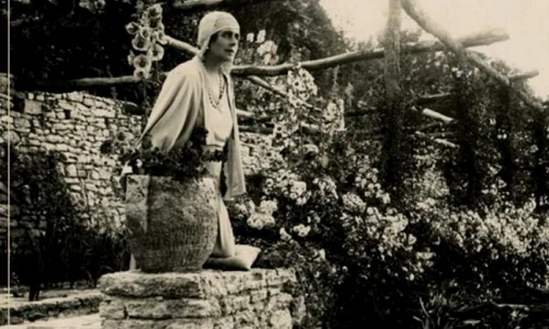 Mofturi de viţă nobilă: Regina Maria purta haine Chanel, boierii ieşeni cheltuiau averi pe trăsuri de lux, baronul Brukenthal adora delicatesele din Viena jpeg