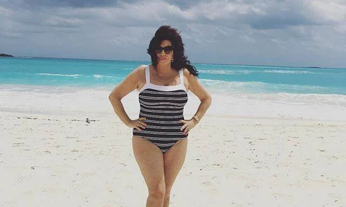 Carmen s a distrat și s a relaxat în paradisul exotic jpeg