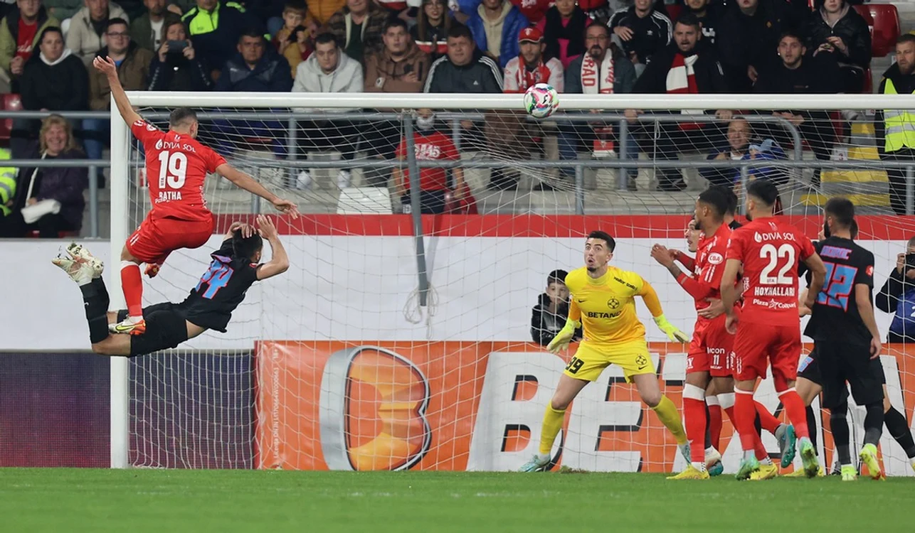 UTA Arad - FCSB, un meci „încins” (FOTO: Sportpictures)