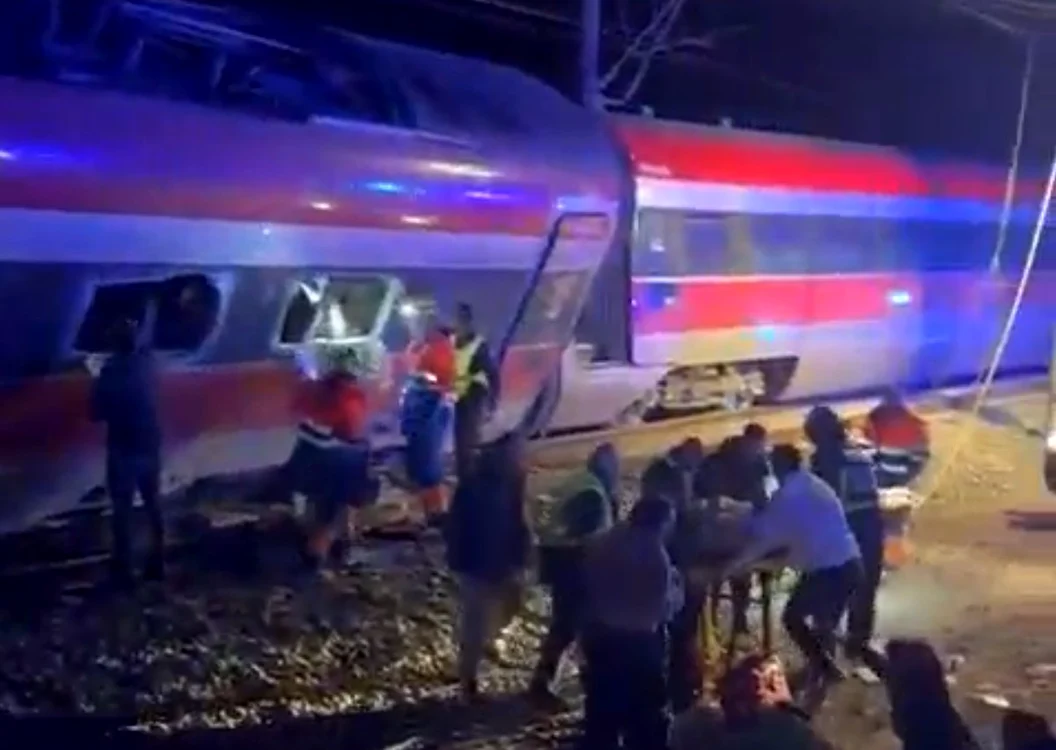 Primul ajutor după accidentul feroviar/FOTO:X