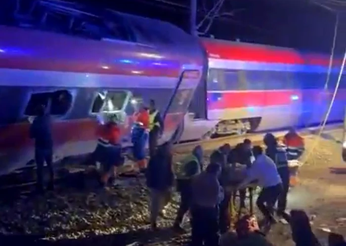 Primul ajutor după accidentul feroviar/FOTO:X