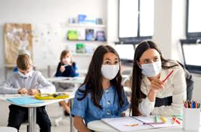 Profesorii ar putea primi un stimulent de risc în perioada stării de urgență și de aleră Sursă foto: Gettyimages