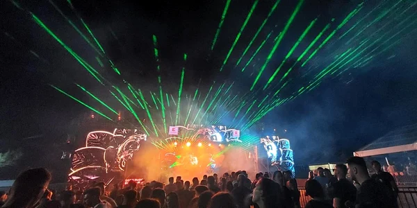 Imagini de la la Deep Forest Fest 2021 - festivalul de muzică electronică de la Râmnicu Vâlcea Foto Kandy Reisenauer