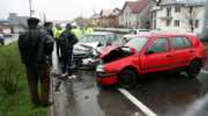 În urma accidentului au fost rănite trei persoane