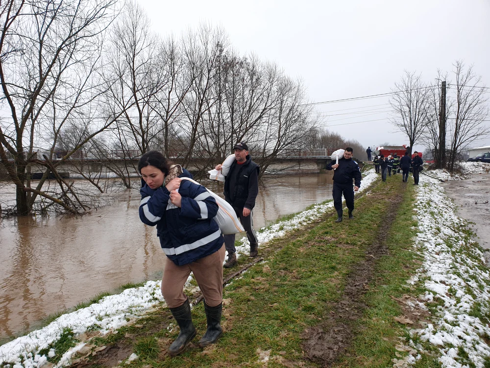 Pericol de inundații în mai multe regiuni FOTO Adevărul