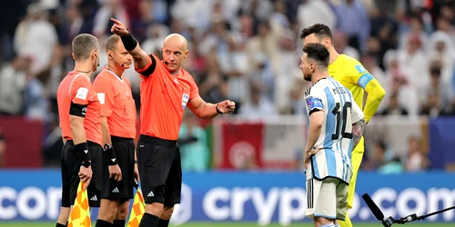 Arbitru Szymon Marciniak în finala CMF din Qatar 2022 FOTO EPA EFE (1) jpg
