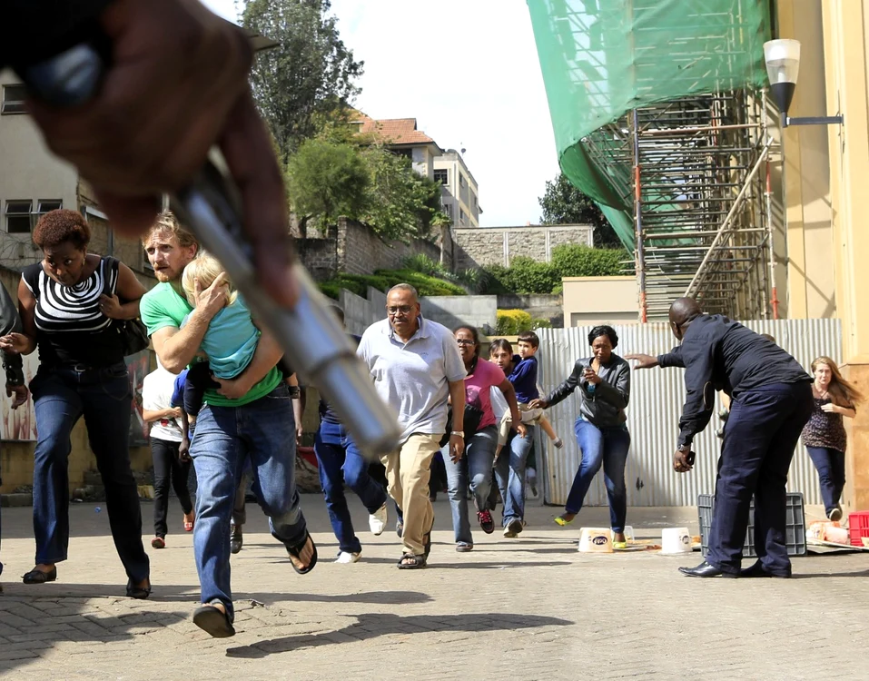 Teroriştii au omorât cel puţin 69 de aomeni care făceau cumpărături în weekend, la mall-ul Westgate. FOTO: Reuters