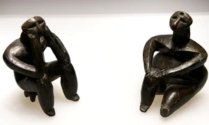 Statuete „Gânditorul de la Hamangia“ și „Femeie șezând“ FOTO Profimedia jpeg