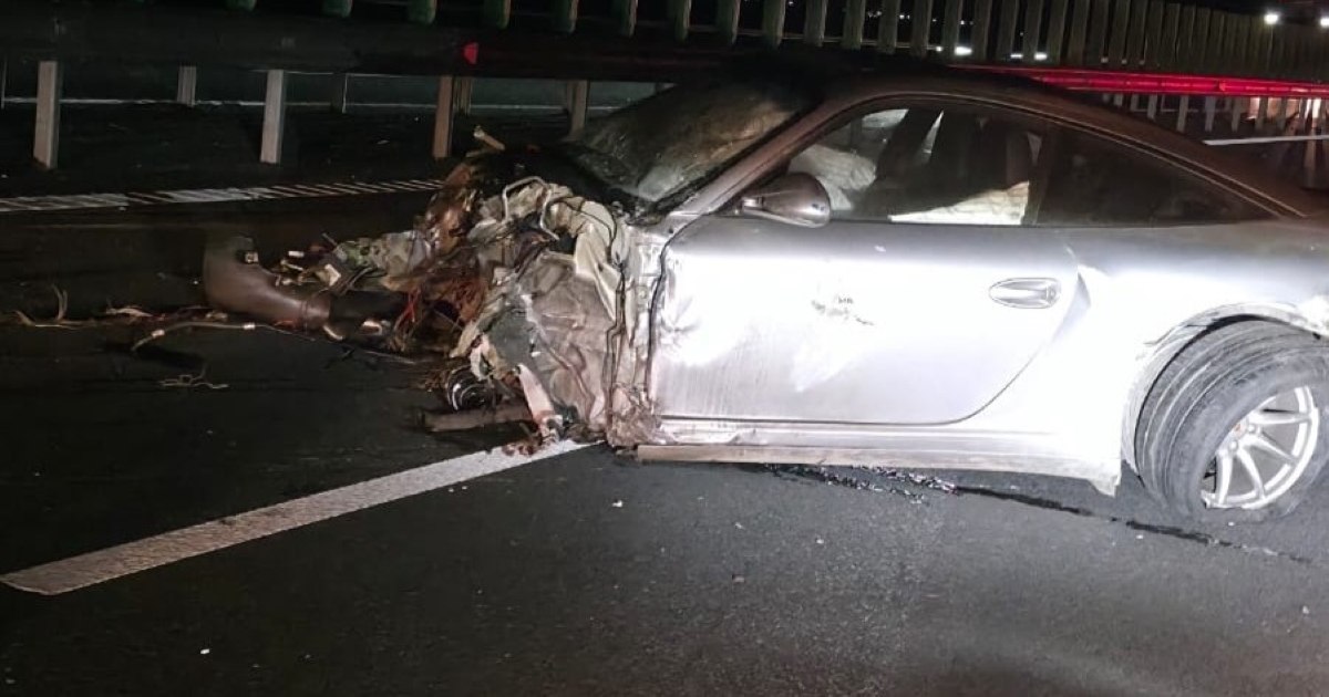 Accident grav pe A7: patru maşini și o autocisternă s-au ciocnit, patru răniți și trafic oprit.