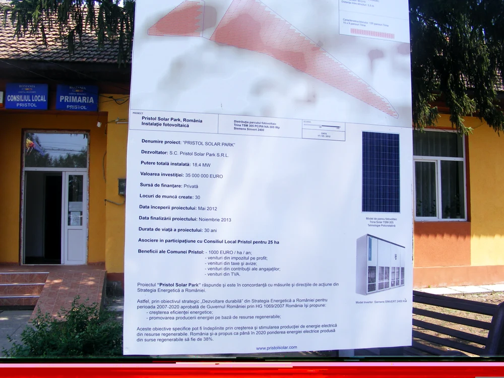 panoul instalat în faţa primăriei pristol cu detalii despre proiect
