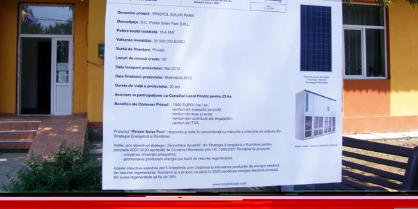 panoul instalat în faţa primăriei pristol cu detalii despre proiect