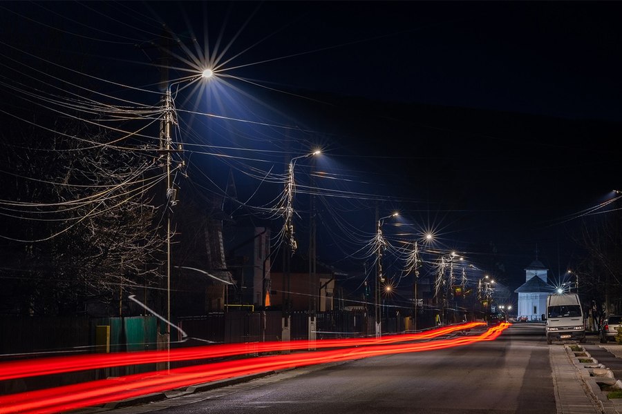 Piața soluțiilor de iluminat crește rapid, impulsionată de reabilitările publice și scumpirea energiei