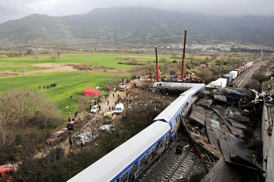 Român dat dispărut după accidentul feroviar din Grecia. Reacția MAE
