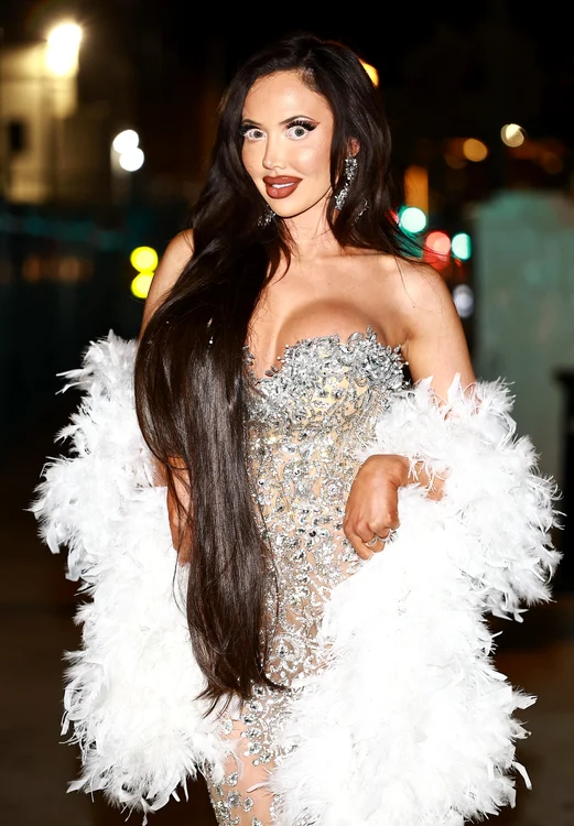 Elizabeth Marie  Chevalier este model