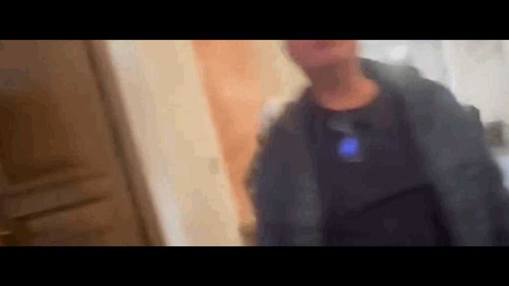 Tatăl dealerului de droguri „Maru”, acuzat de agresiune de o jurnalistă. Bărbatul a încercat să plece cu telefonul ei