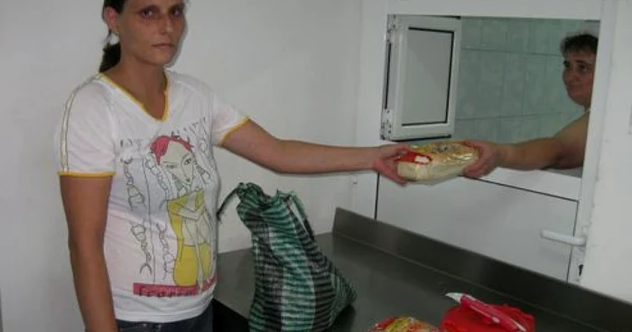 Botoşani: Mâncare pe săturate pentru sărmani