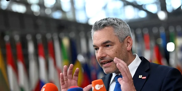 Cancelarul austriac Karl Nehammer FOTO AFP
