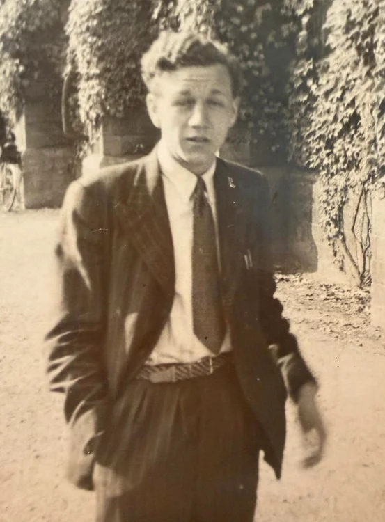 Bernard Gilbert în tinerețe