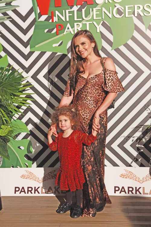 Petra are  3 anișori