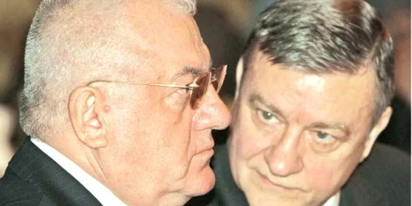 Dumitru Dragomir (stânga) şi Mircea Sandu 