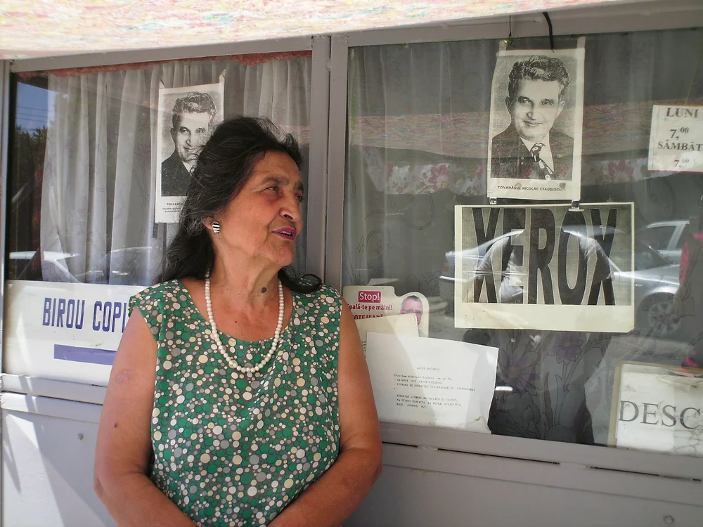 Atena Turcitu priveşte cu nostalgie la fostul dictator Nicolae Ceauşescu