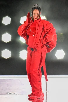 Rihanna însărcinata Super Bowl Foto profimedia 0755622974 jpg