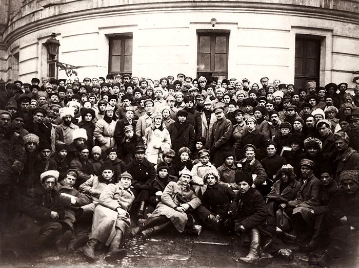 Lenin și Troțki la un congres FOTO wikipedia