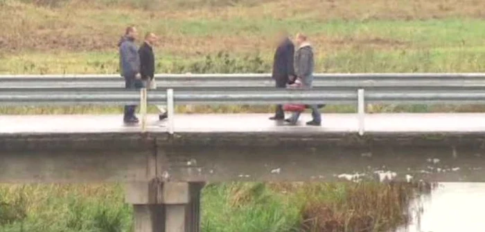 Schimbul de prizonieri a avut loc pe un pod peste râul Piusa FOTO EVN
