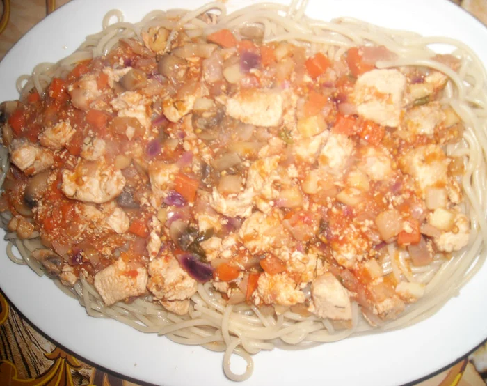 
    Paste cu piept de pui  