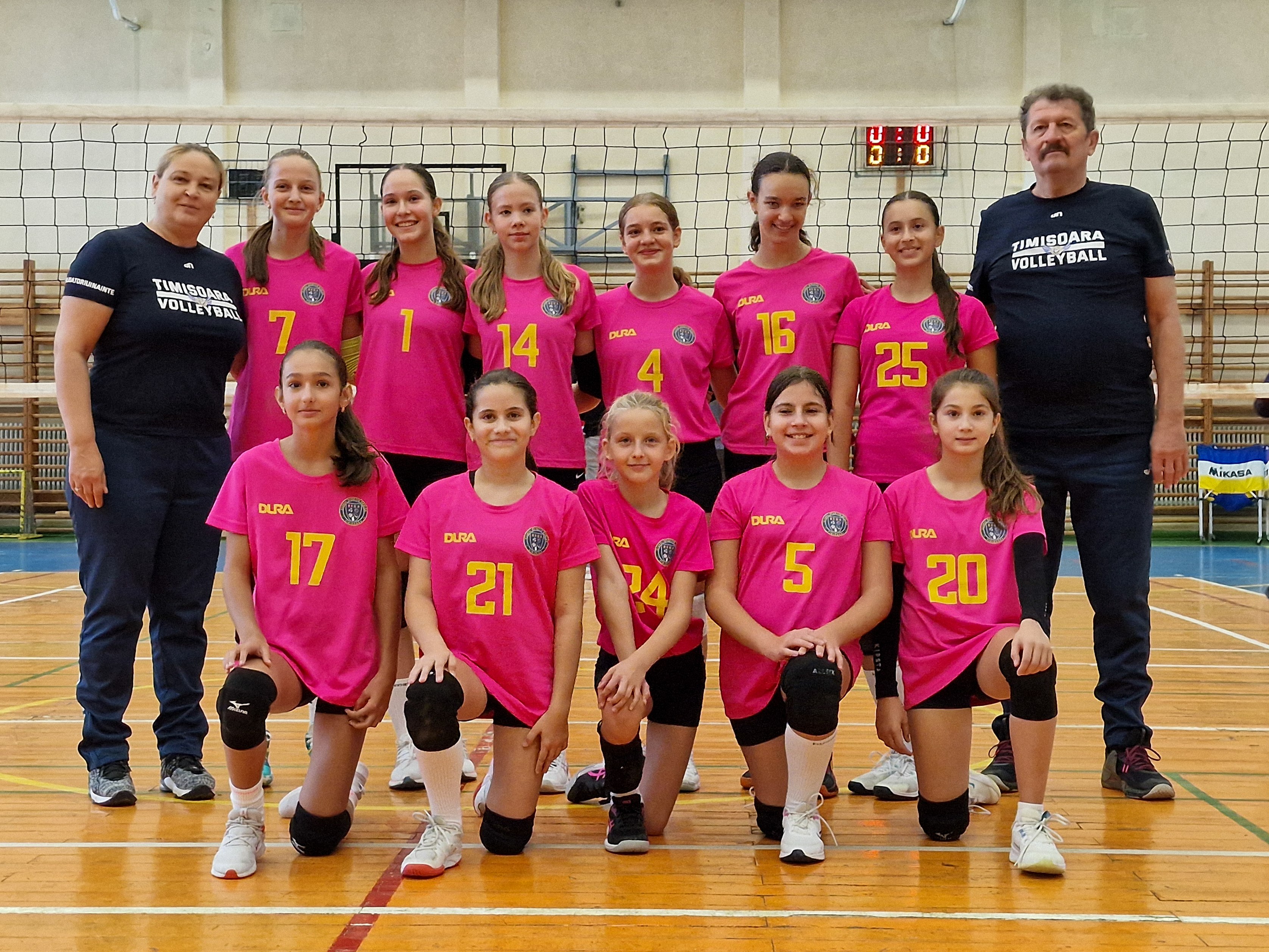 Echipa CSS Bega Timișoara conduce în grupă după primul turneu în Campionatul Național de mini-volei. Echipa CSS Bega Timișoara conduce în grupă după primul turneu în Campionatul Național de mini-volei.